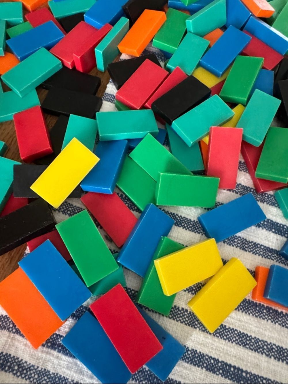 Dominos Set - Picture 4 of 5
